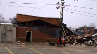 preview picture of video 'Franks Furniture Store Explosion in Wayne MI - 12/30/10'