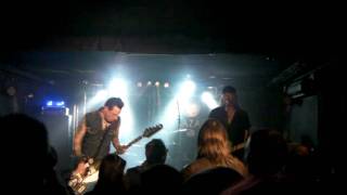 The Vibrators - I Need A Slave / Whips And Furs / The Kid&#39;s A Mess (10.02.2011 Paris, France) [HD]