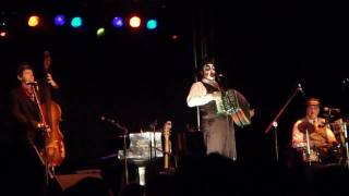 Tiger Lillies Live στο προαύλιο (Badminton)-Circle Line (5-7-2010)