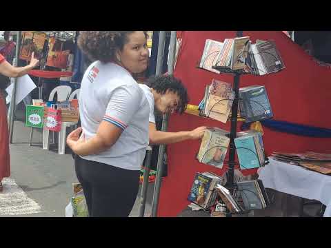 Feira de livros. Cidade catu Bahia. 