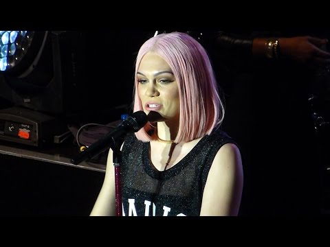 Jessie J - Sweet talker - Live Paris 2015