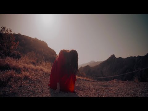 Julia kahn - Reaching (official video)