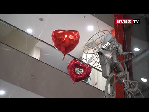 Uoči Valentinova: Atrij "Avaz Twist Tower" u znaku Dana zaljubljenih