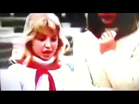 Publikohet video e rrallë, reagimet e popullit shqiptar ku vd*q Enver Hoxha