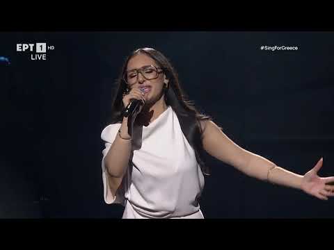 Η Κλαυδία ερμηνεύει το τραγούδι «Άνεμος» στον Α΄ Ημιτελικό της Eurovision