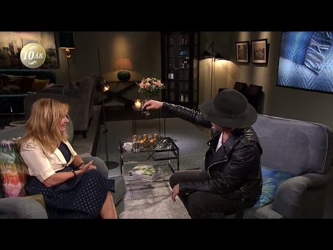 Julien Magic trollar hos Malou - Malou Efter tio (TV4)