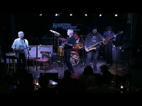 STANDING OVATION: Mike Stern, Dennis Chambers, Gary Grainger, Leni Stern & Bob Franceschini (2/9/23)