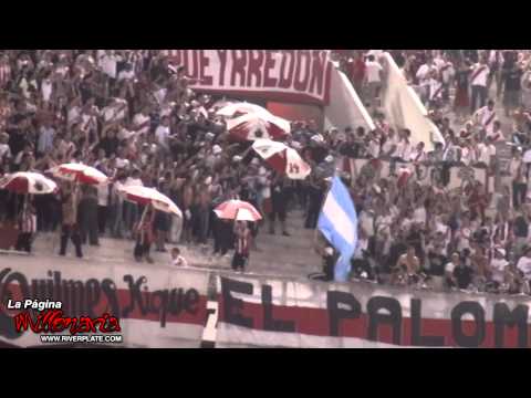 "Ahi viene la hinchada - River vs Patronato" Barra: Los Borrachos del Tablón • Club: River Plate