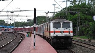 preview picture of video 'BANKING SHOW : HOWRAH WAP-7 12305 HOWRAH RAJDHANI EXPRESS WHINES PAST CRJ'