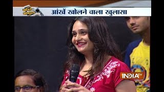 Hacking Expert Saket Modi Hacks Phone of a Girl Sitting in the Audience video