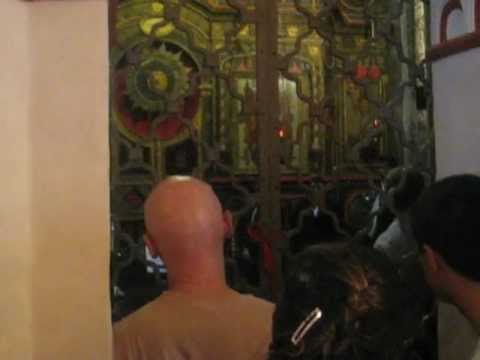 Russian tenors in Saint Basil's Cathedral -- awesome resonance & choral harmonics!