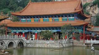 preview picture of video 'La ville de Kunming en Chine et Forêt de pierres Tour du monde'
