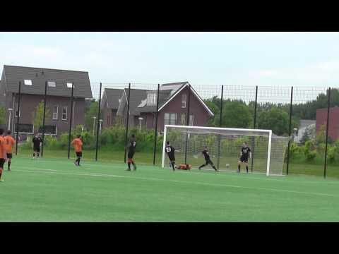 21 mei 2014 VV De Meern B2 - VV De Meern A2 vr 2-8 Doelpunt of penalty?