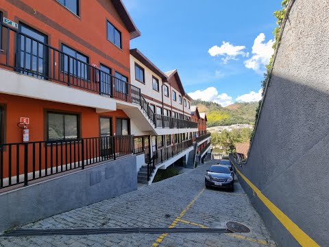 Apartamento duplex com 2 quartos, 2 banheiros e 1 vaga em Itaipava