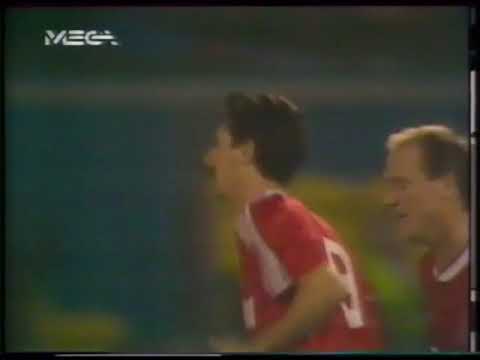 IAN  RUSH  scores ala  GERD  MULLER