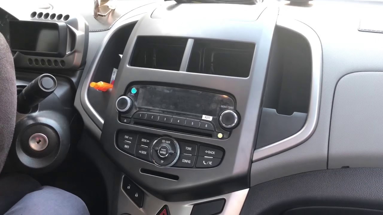 Как снять магнитолу на Chevrolet Aveo Т300 - подробная инструкция