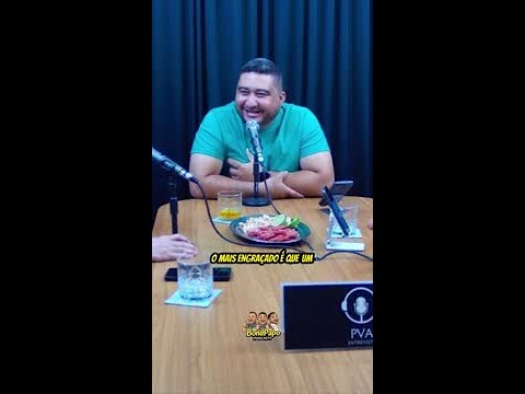 Vendedor de mel que finge ler: o golpe tá aí, cai quem quer! 😂🍯
