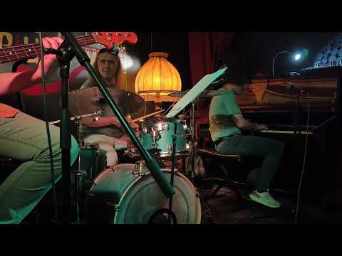 The Mighty Trio - I Just Want to Make Love to You