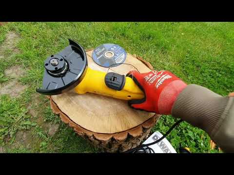 Kampinis šlifuoklis DeWalt DWE4233 video