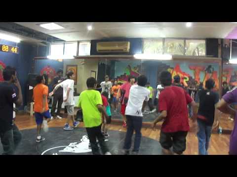 BBOY BLOND Extreme Crew at THE CULTURE 2011 | Workshop session 2