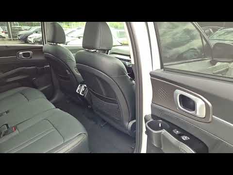 Kia Sorento 1.6 PHEV *3.9% APR* - Image 2