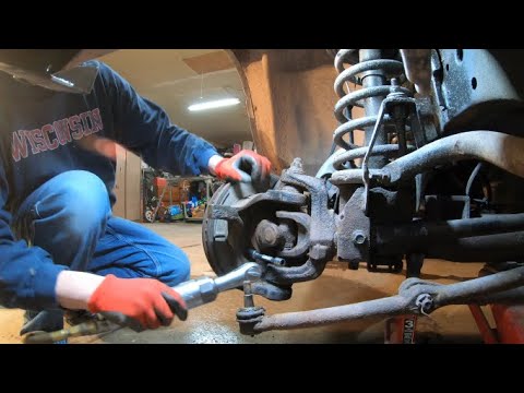 Dodge Ram 3/4 Ton 4x4 Ball Joint Replacement - Dana 60 Axle