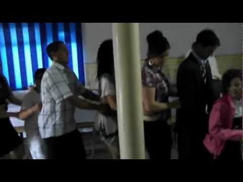 dansul pinguinului  de Tomsani