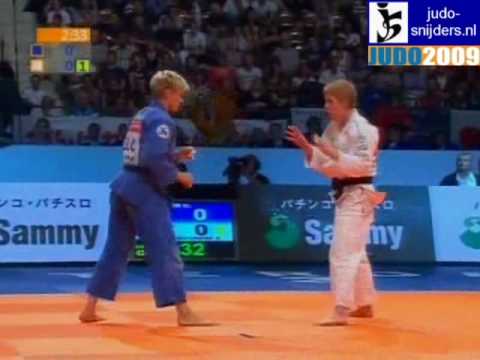 Judo 2009 Rotterdam: Urska Zolnir (SLO) - Elisabeth Willeboordse (NED) [-63kg] match.