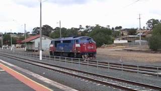 preview picture of video 'A62 - FSH 24 - PH van @ Bacchus Marsh Station'