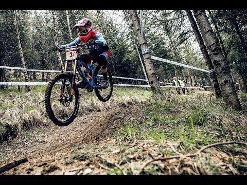 Downhill Araxa - MG na pista do barreiro CIMTB