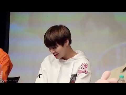 Wanna One Fansign Event - Park Jihoon 박지훈 focus : 워너원 펜싸인