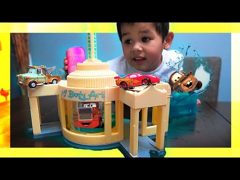 Cars Color Changers Lightning McQueen Disney Cars Color Change Ramone's Playset