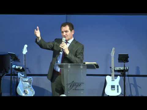 Crinisor Stefan - O biserica sanatoasa intr-o lume pacatoasa