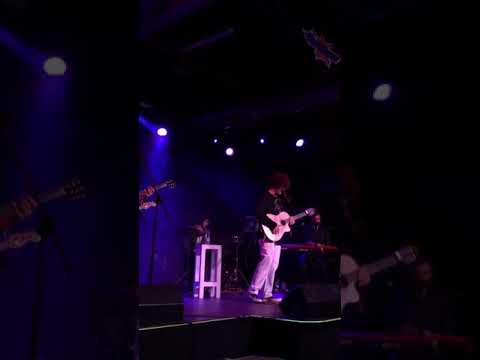 Patio de Godella + Mi Estrella Blanca - Guitarricadelafuente