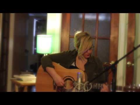 Ring of fire cover / Marie-Andrée Landry