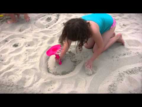 Миниатюра изображения товара Грабли для песочницы Quut Triplet / 170013 (вишневый-красный)