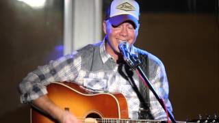 Corey Hunley performs Victoria's Secret at Songwriters in the Round