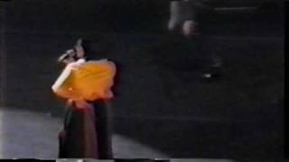 10,000 Maniacs - A Campfire Song (1992) Carnegie Hall, NY