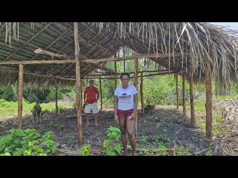 CELINHA IRMÃ DA NARA RECEBE UMA GRANDE AJUDA PRA CASA DE PAU A PIQUE