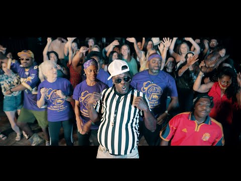 BARNYARD FLEXIN - Ron Killings aka WWE Superstar "R-Truth"