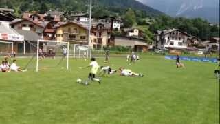 preview picture of video 'FC Bayern Fussballcamp Juli 2012 in Mezzano (Trentino, Italien)'