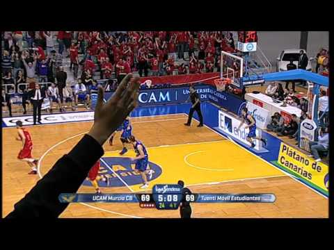 03/24/2014 UCAM Murcia CB escapes relegation thanks to a historic comeback against Estudiantes.
