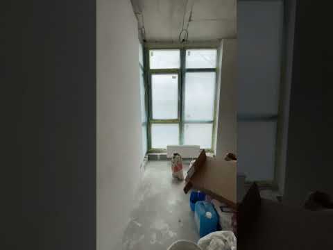 В продаже двухкомнатная квартира площадью 53 м2 расположена на 18 этаже. Вид на город и немного моря