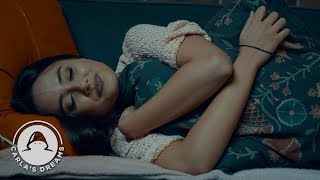 Carla’s Dreams - Praf de Stele | Nocturn: Act 1, Scena 1