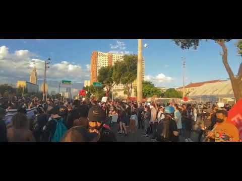 Manifestação antifascista concentrada no monumento do líder Zumbi dos Palmares - RJ