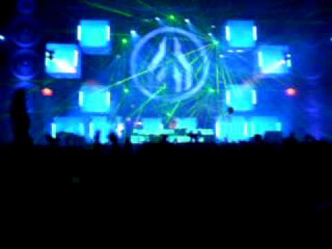 Mayday Moscow 16.04.2010. Tomcraft plays the rockafeller.