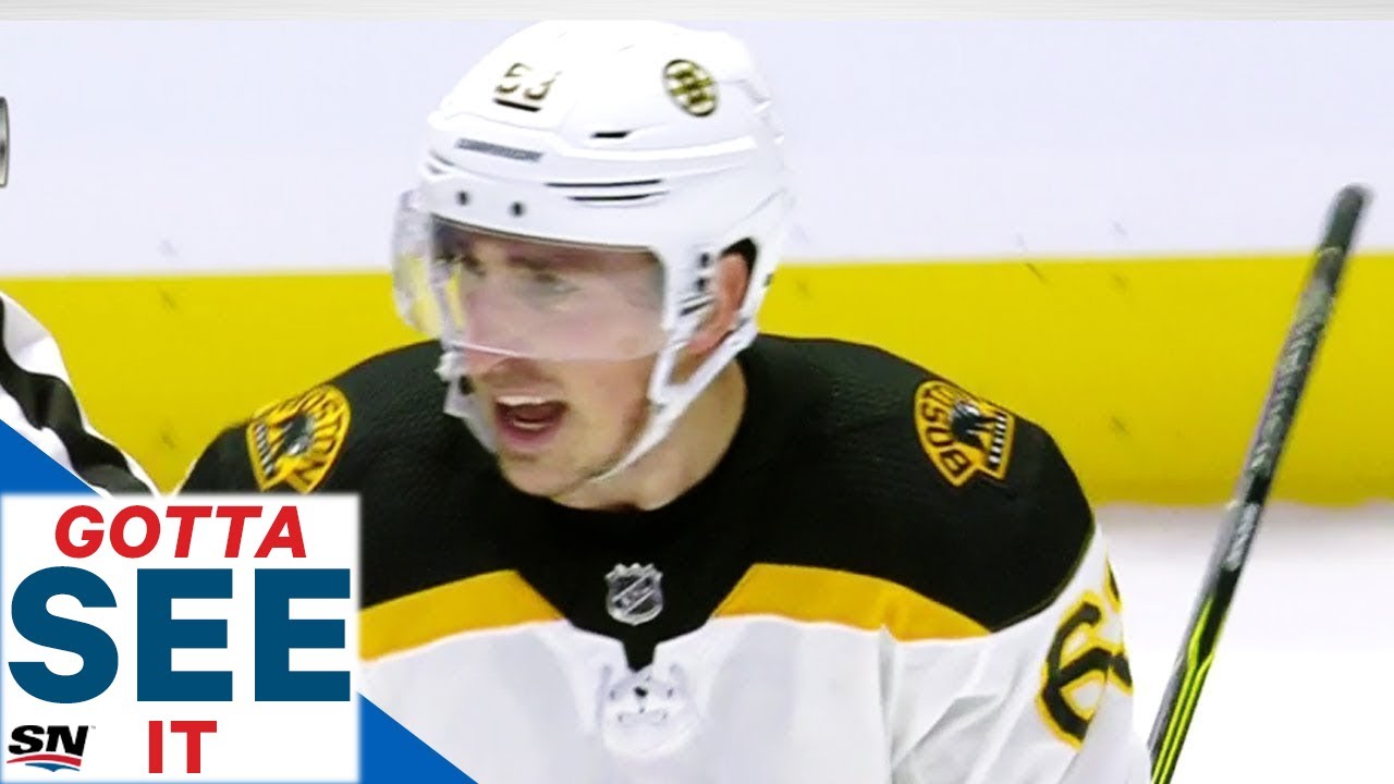 Vidéo: Brad Marchand FAIT le SHOW de COMÉDIE!!!! HAHA!!!!!