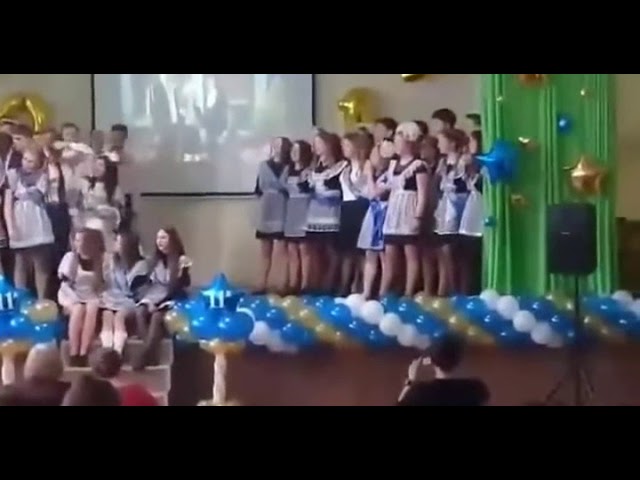Конфуз во время выступления выпускников в омской гимназии