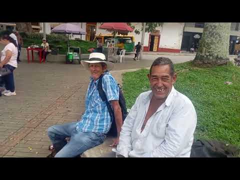 Entrevistando personas de un pueblo panelero frontino Antioquia  se asustan con las cadenas de oro 