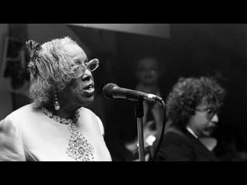 Diamond Teeth Mary & Ida Goodson Performs "St. Louis Blues" (2011) | Legendary Blues Performance!